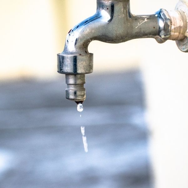 Leaking kitchen tap with dripping water in a Pretoria home.